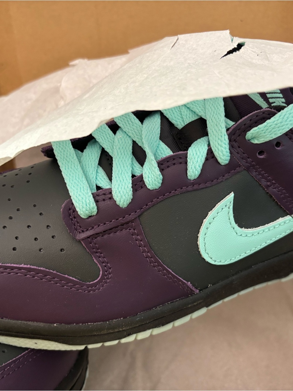Nike big Kids Sneakers Purple with Mint Laces 6.5 m 8 wm - Picture 3 of 6